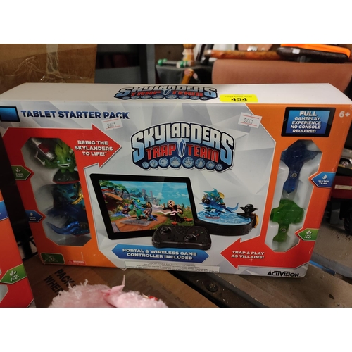 454 - Skylanders trap team game in box