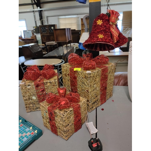 493 - Set of three plug in present/gift box lights