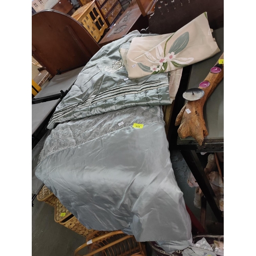 515 - Two bed spreads and large piece of floral material