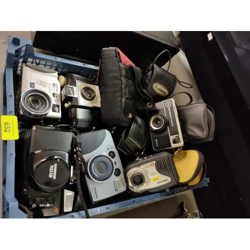 652 - Collection of vintage cameras including Polaroid, Kodak and Sony