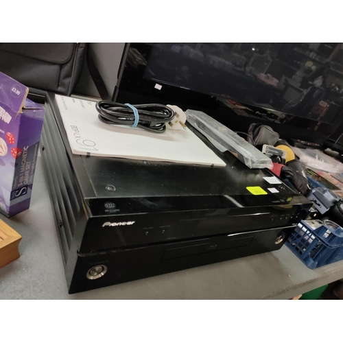 653 - Pioneer blu-ray player in working order