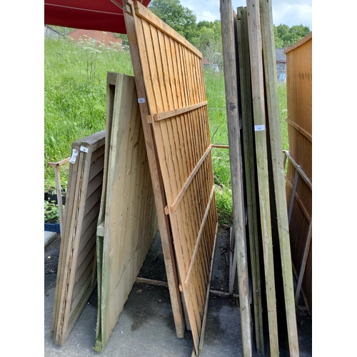 60 - garden fence panels 2 x 5ft x 6ft and 1 x 6ft x 6ft