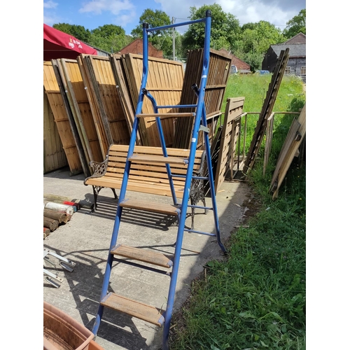 76 - 5 rung metal step ladder