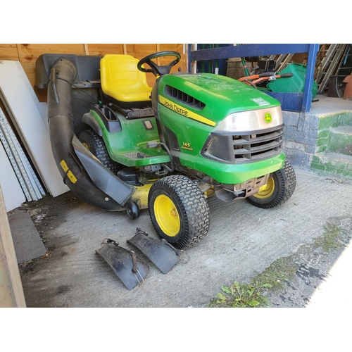 88A - JOHN DEERE 145 RIDE ON MOWER GREAT CONDITION AS NEW 2.2 LTR ENGINE HAS BEEN GARAGED COMPLETE READY T... 