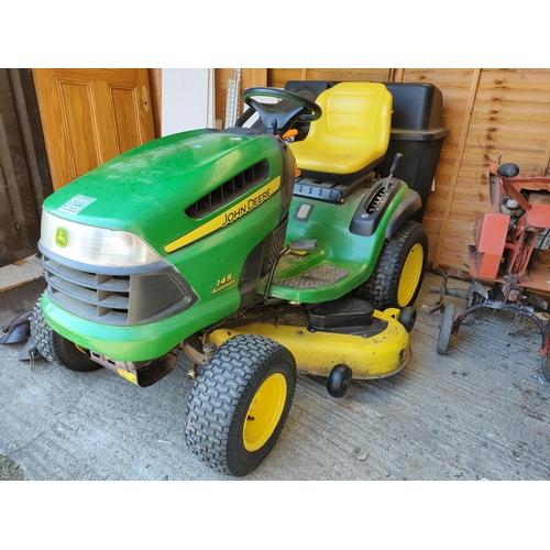 88A - JOHN DEERE 145 RIDE ON MOWER GREAT CONDITION AS NEW 2.2 LTR ENGINE HAS BEEN GARAGED COMPLETE READY T... 