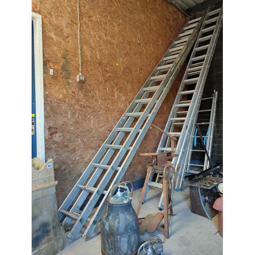 88D - 16 X 2 ALUMINIUM LADDERS