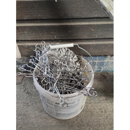 88T - PLASTIC TUB OF BUILDING TIES