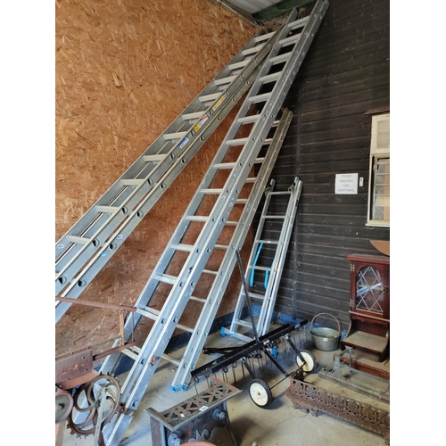 88E - 15 RUNG X 2 ALIMINIUM LADDERS GREAT CONDITION