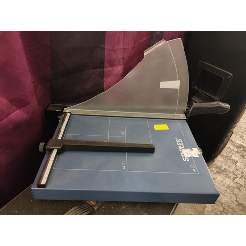 551B - Staples paper guillotine