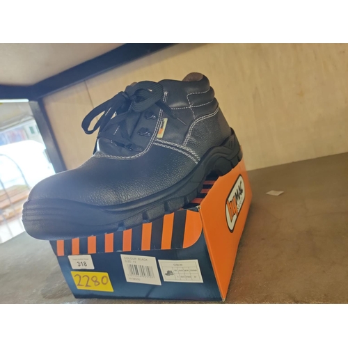 318 - HYMAC SAFTY BOOTS SIZE 13