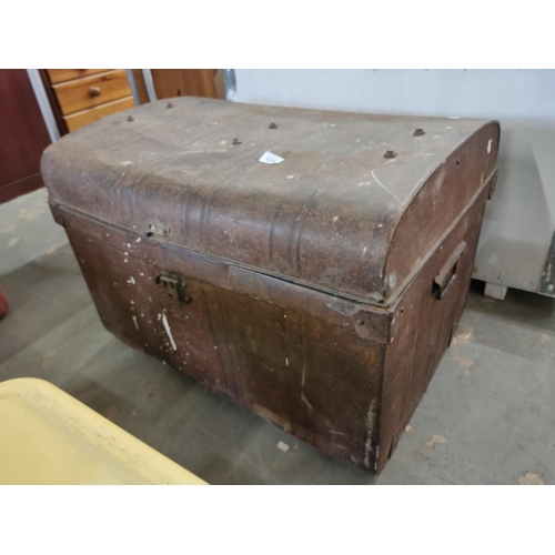 1339 - Large metal chest/ trunk