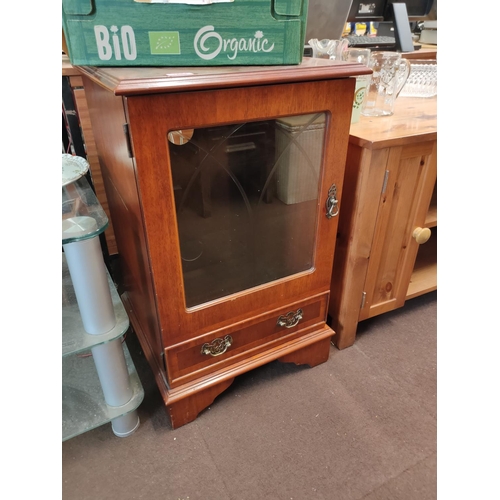 1654 - Wooden cabinet with glass panel door