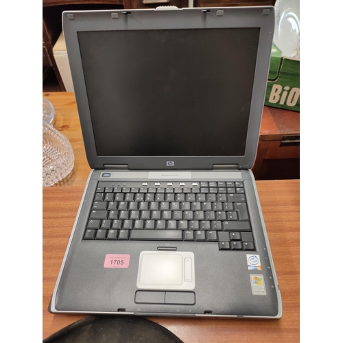 1705 - HP omnibook XE4400 laptop