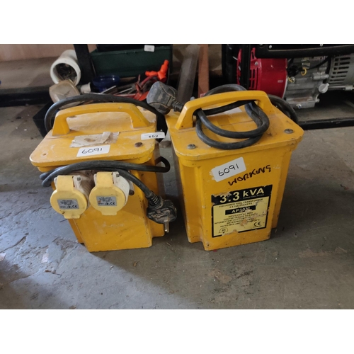 152 - TWO 110 VOLT WORK TRANSFORMERS TWIN OUTLET S ON EACH WORKING ORDER