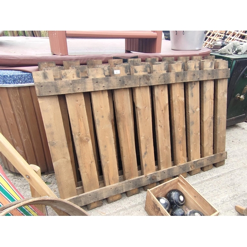 57 - Collection of four fence panels. great condition Approximately 140 x 93 cm