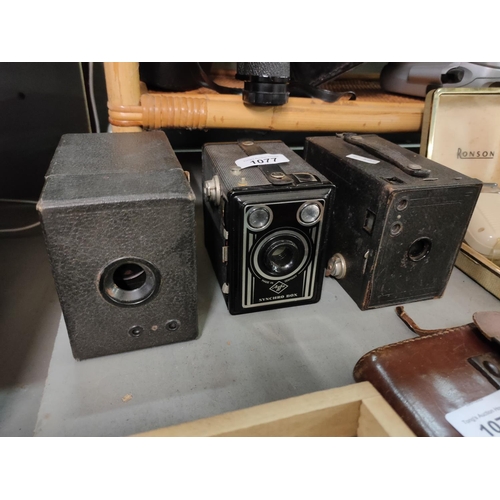 1077 - Three vintage box cameras