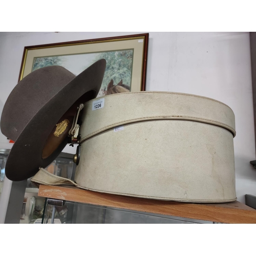 1226 - A vintage hat box and a Dunn & Co hat