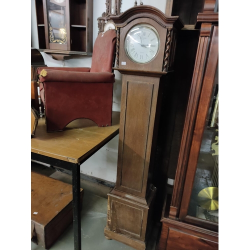 1247 - A small oak grandmother clock with quartz movement