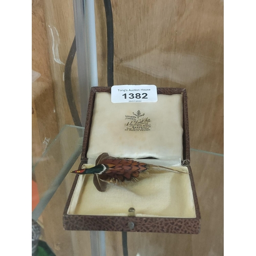 1382 - A vintage pheasant brooch