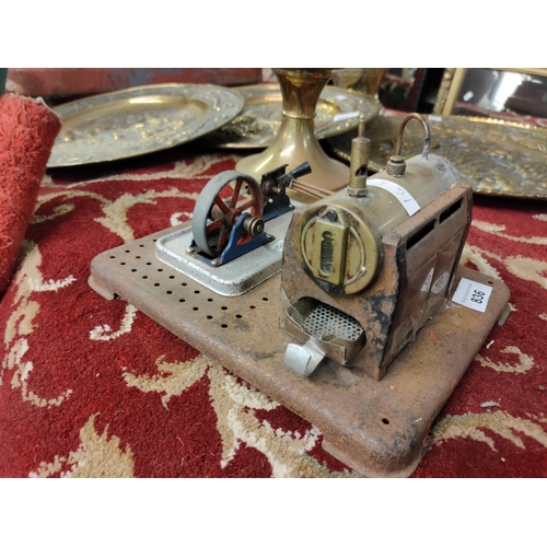 836 - A vintage model steam engine. In working order