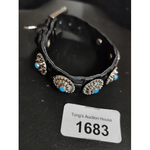 1683 - Classic leather bracelet with silver coloured round with light blue turquoise gemstones with adjusta... 