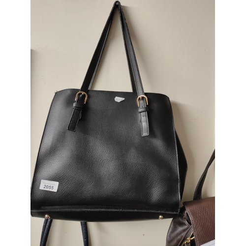 2055 - Black oasis handbag