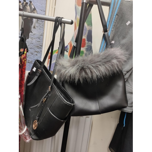 2146 - Black New Look handbag with faux fur and black Miss Lulu handbag