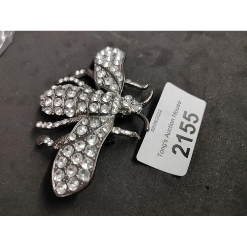 2155 - Large bee brooch