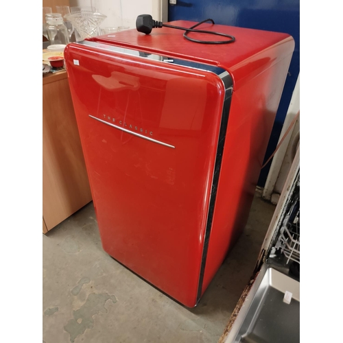 2423 - Red Fridge 'THE CLASSIC' in good working order