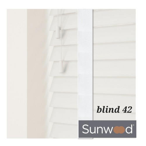 1928 - Venetian	Blind	Faux Wood		Serene Fine Grain		50mm slat size		Tapes		New in box	577	X	1501 mm	RRP £42... 