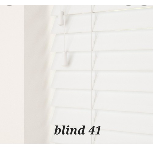 1927 - Venetian	Blind	Faux Wood		True Fine Grain		50mm slat size		Standard		New	in box	1171	X	887	mm	 RRP £... 