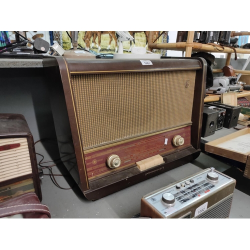 1081 - A large vintage Phillips radio in wooden case