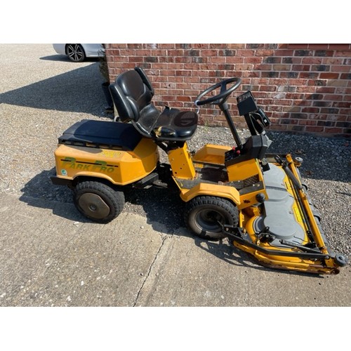 106 - STIGA PARK RIDE ON MOWER PERFECT WORKING ORDER (HARDLY USED  AND ONLY 7 YEARS OLD ) GENUINE REASON F... 