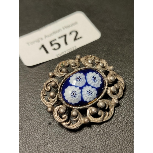 1572 - Vintage silver colour Murano glass style brooch