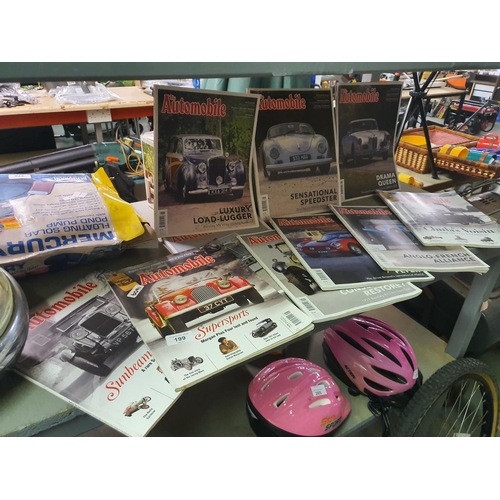 199 - A COLECTION OF AUTOMOBILE CAR MAGAZINES ABOUT VINTAGE CARS AND VANS