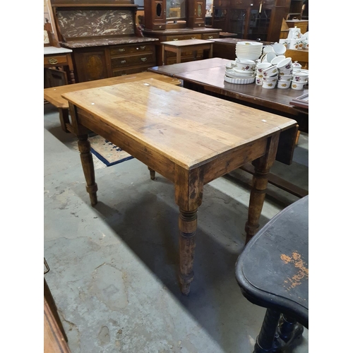 1777 - Antique pine kitchen table with one drop leaf