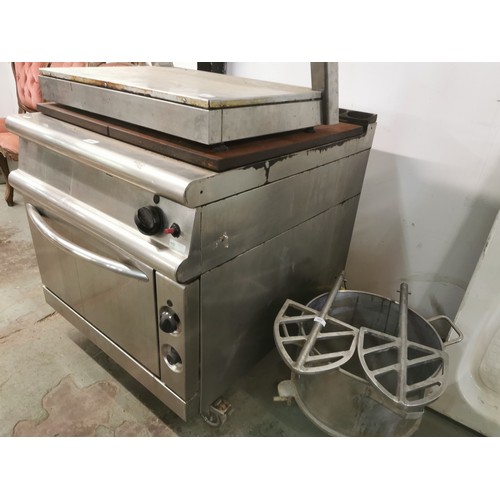 492 - Large commercial stainless steel hot plate oven 36