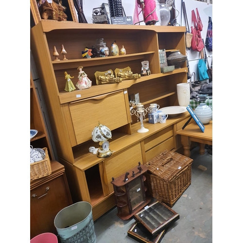 691 - Retro wooden shelving unit with cabinets. Approximately 182 x 32  x 163cm