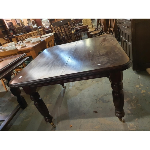 1781 - Late Victorian dining table on Castor's