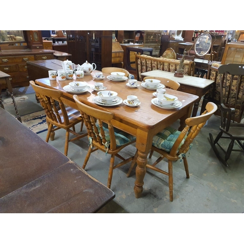 1770 - Beautiful pine farmhouse dining table and 5 chairs