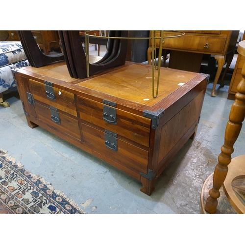 1739 - Beautiful chest style four drawer low chest of drawers, industrial style with metal work corners