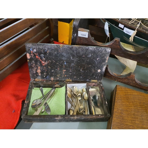 1088 - Antique wooden cutlery box with contents