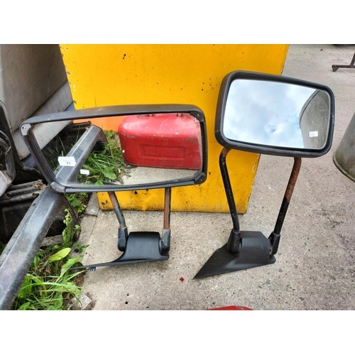 71 - Mirrors off Mercedes Sprinter/VW LT35