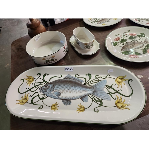 1039B - three fine quality Villeroy and Boch items including a large 52cm oval dish with picture of a fish, ... 