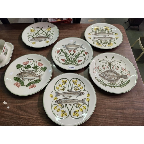 1039C - A set of six fine quality Villeroy and Bosh 26cm plates with pictures of fish