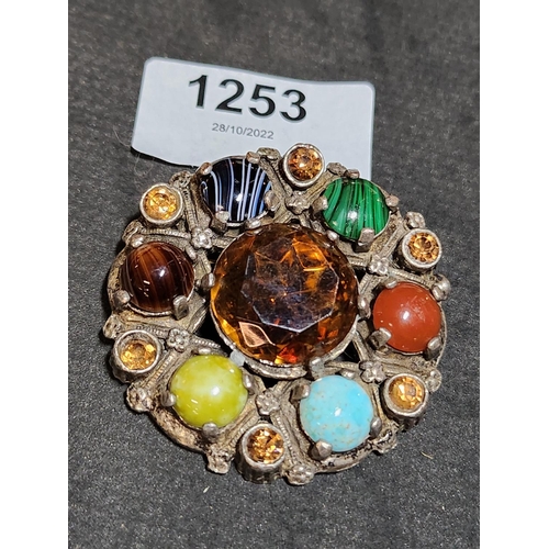 Lot 1253      