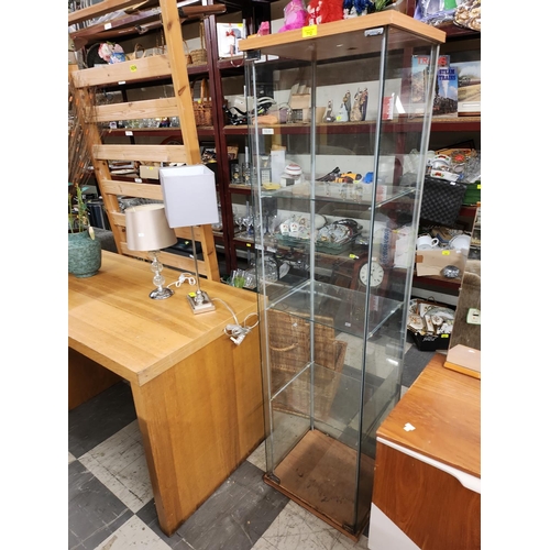 712 - Great lot for shop owners.
Glass display cabinet with shelves.
162 x 40cm