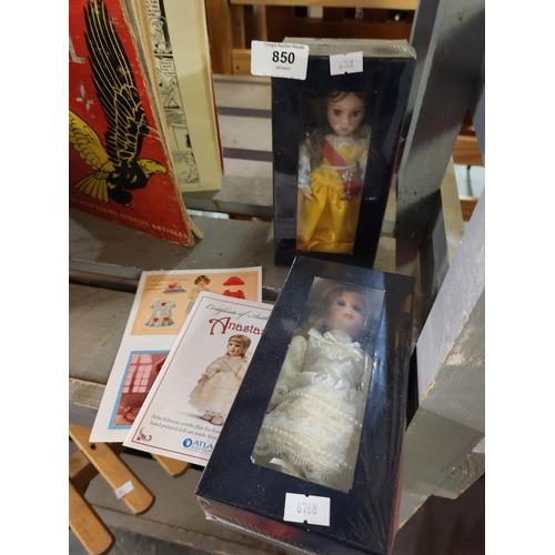 850 - two boxed miniature dolls. Anestasia collection