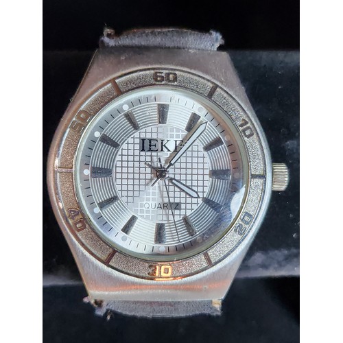 1326e - Ieke gents wrist watch