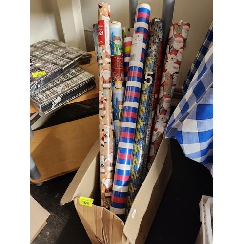 1591 - Large collection of Christmas wrapping paper